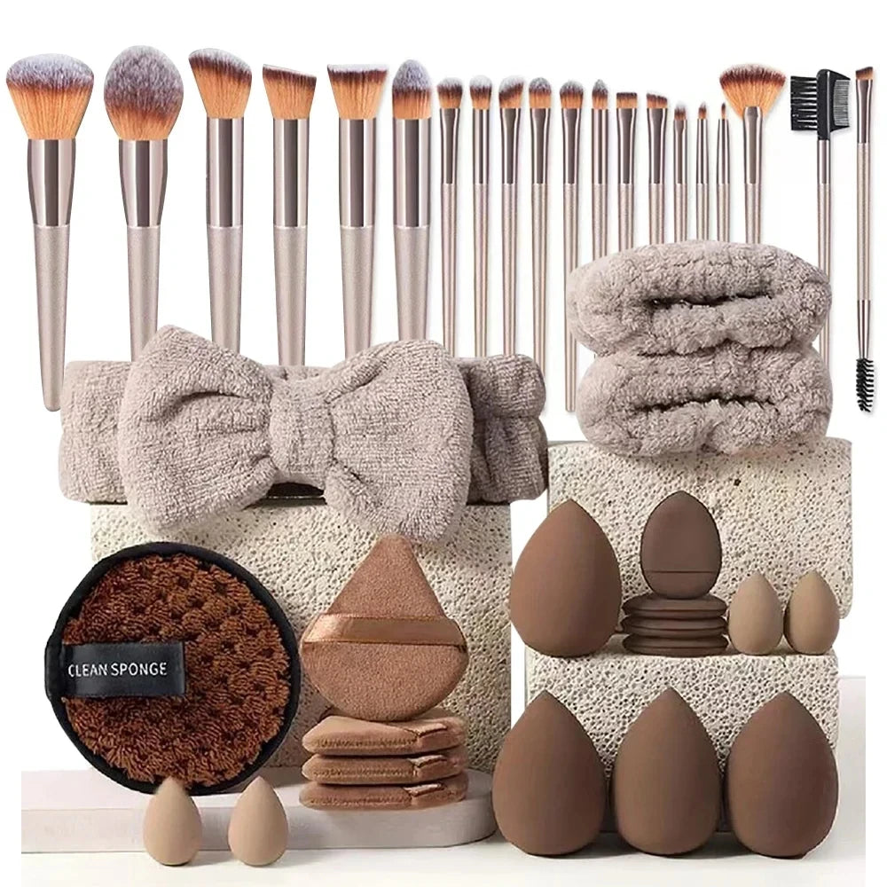 13-Piece Makeup Brush Set – Foundation, Concealer, Powder and Eyeshadow Blending Brushes - Vellévia