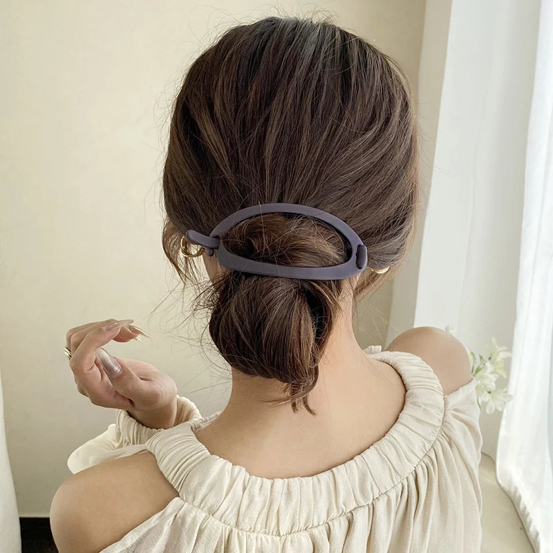 Large Duckbill Hair Clip for Women – Geometric Plastic Top Claw Clamp Hair Accessory - Vellévia